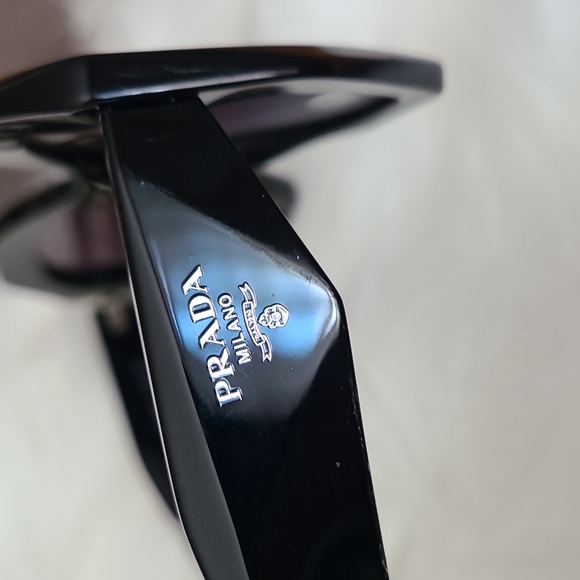 Prada sunglasses - Picture 4 of 6